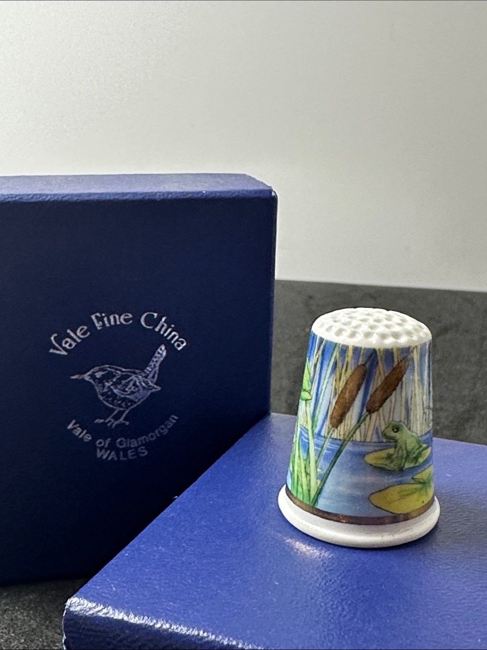 Blue Frog & Cattails Porcelain Thimble